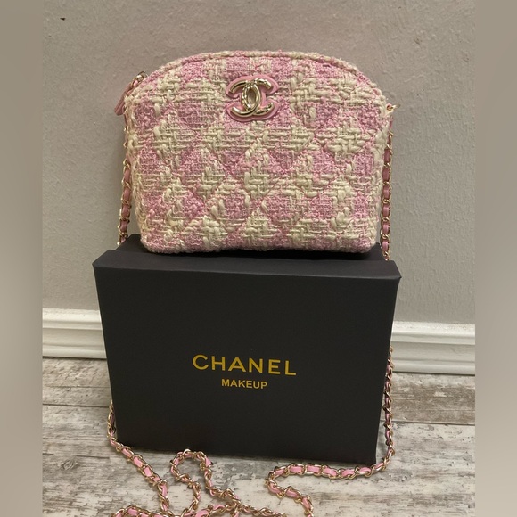 NIB Chanel pink tweed crossbody bag GWP - Picture 1 of 3